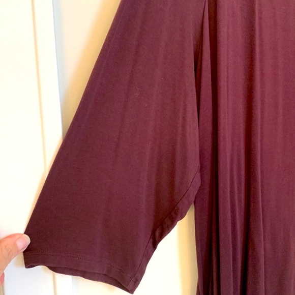 - Lane Bryant Burgundy Long Sleeve V-Neck Top w/Lace on theFront/Back. Siz… - Picture 4 of 9